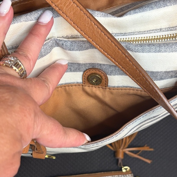 Fossil Cream and Gray Striped Tote with Wristlet - Picture 6 of 10
